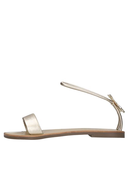 Sandali flat in pelle PATRIZIA PEPE | PPJ331 LAM.PLATINO